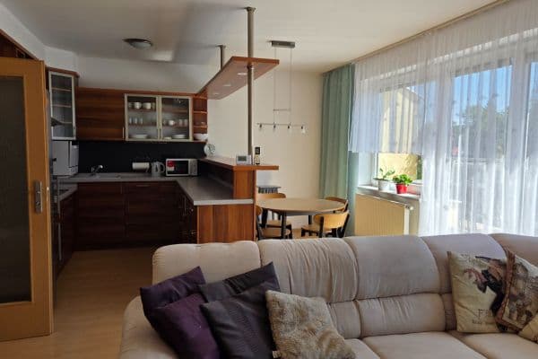 Pronájem bytu 3+kk 79 m², Račiněveská, Praha Pronájem bytu 3+kk 79 m², Račiněveská, Praha