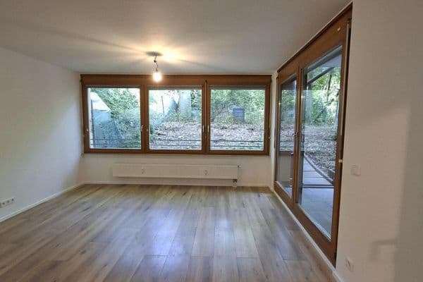 Pronájem bytu 2+1 57 m², Ludwigsburger Str. 204, Zuffenhausen, Bádensko-Württembersko Pronájem bytu 2+1 57 m², Ludwigsburger Str. 204, Zuffenhausen, Bádensko-Württembersko