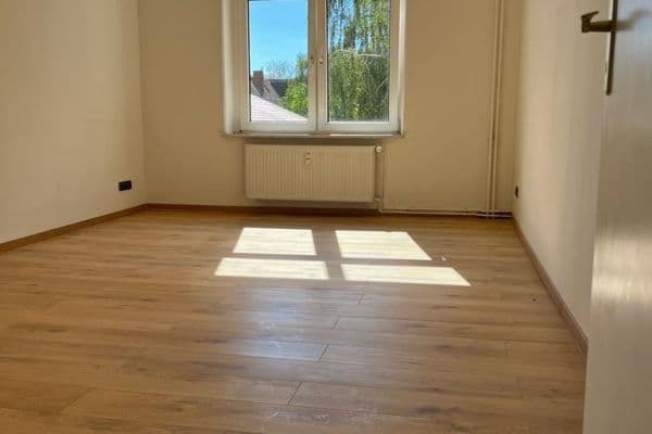 Pronájem bytu 2+1 61 m², Magdeburg, Sasko-Anhaltsko Pronájem bytu 2+1 61 m², Magdeburg, Sasko-Anhaltsko