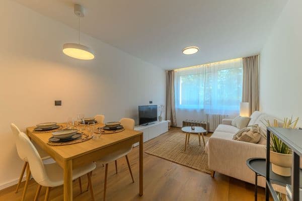 Prodej bytu 2+kk 43 m², Borovanského, Praha Prodej bytu 2+kk 43 m², Borovanského, Praha