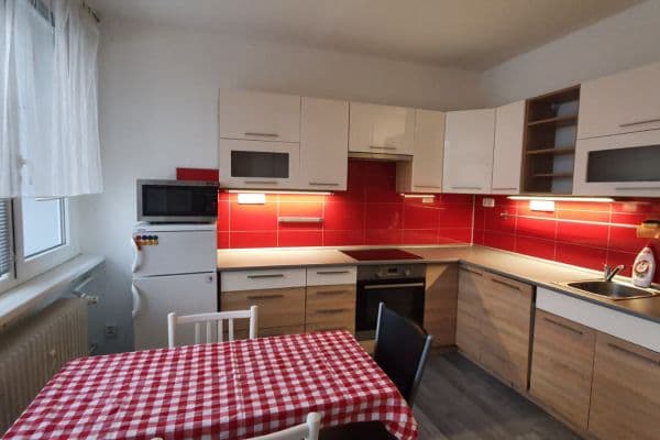Pronájem bytu 1+1 35 m², Křišťálová, Jablonec nad Nisou Pronájem bytu 1+1 35 m², Křišťálová, Jablonec nad Nisou