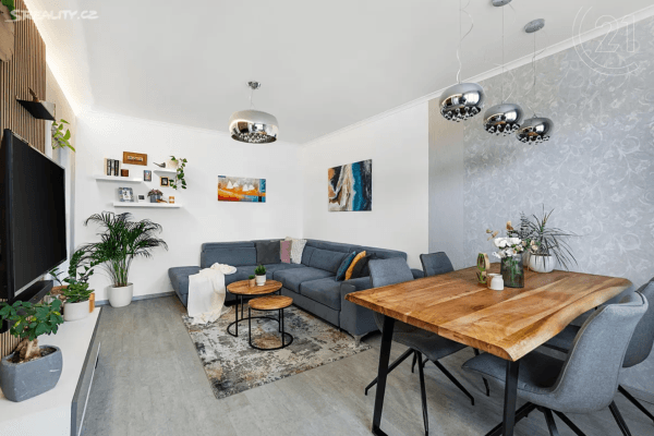 Pronájem bytu 2+1 54 m², Provazníkova, Brno Pronájem bytu 2+1 54 m², Provazníkova, Brno