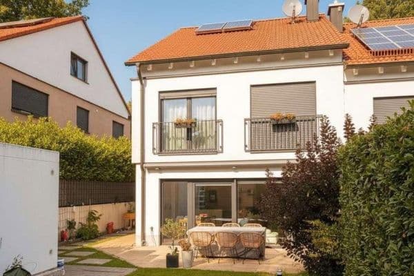 Prodej domu 175 m², pozemek 330 m², Landshut Prodej domu 175 m², pozemek 330 m², Landshut