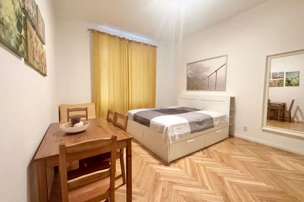 Pronájem bytu 1+kk 37 m², Šimáčkova, Praha Pronájem bytu 1+kk 37 m², Šimáčkova, Praha
