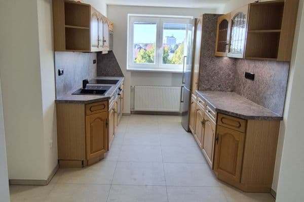 Pronájem bytu 3+1 69 m², Labská kotlina, Hradec Králové Pronájem bytu 3+1 69 m², Labská kotlina, Hradec Králové