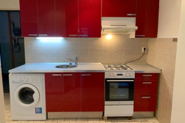Pronájem bytu 2+1 54 m², 28. pluku, Praha Pronájem bytu 2+1 54 m², 28. pluku, Praha
