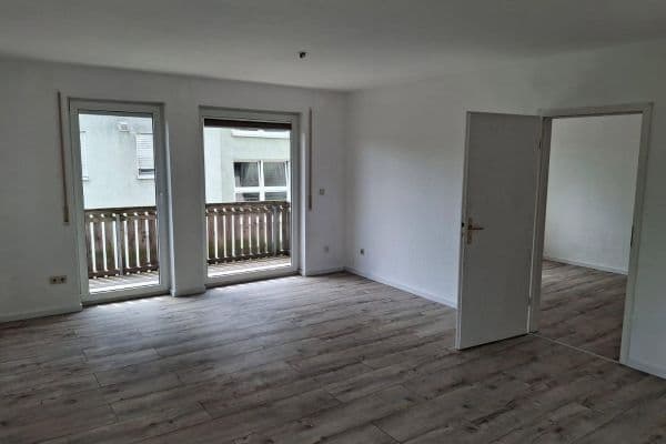 Pronájem bytu 2+1 67 m², Amselweg, Lichtenstein-OT Heinrichsort Pronájem bytu 2+1 67 m², Amselweg, Lichtenstein-OT Heinrichsort