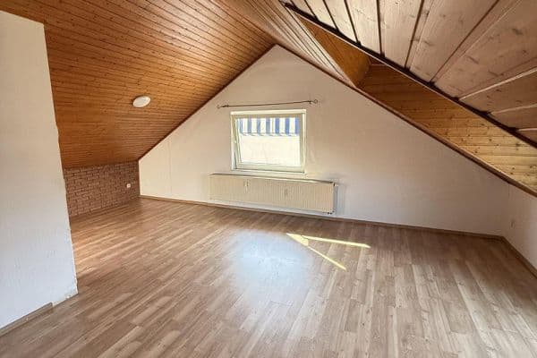 Pronájem bytu 3+1 80 m², Sudetenstr 8, Mutterstadt Pronájem bytu 3+1 80 m², Sudetenstr 8, Mutterstadt