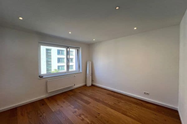 Prodej bytu 2+kk 65 m², Düsseldorf, Severní Porýní-Vestfálsko Prodej bytu 2+kk 65 m², Düsseldorf, Severní Porýní-Vestfálsko
