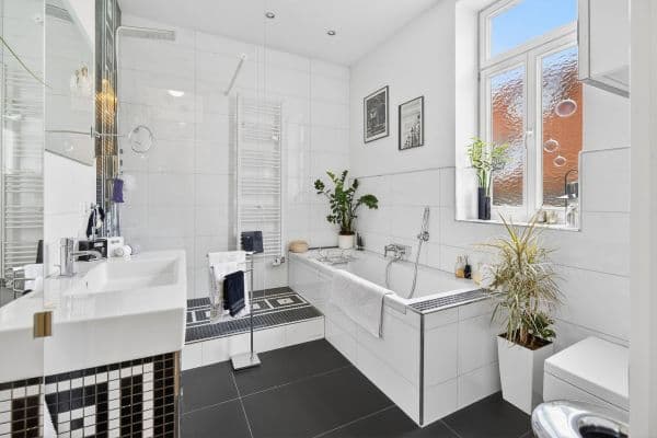 Prodej bytu 4+1 114 m², Esslingen Prodej bytu 4+1 114 m², Esslingen