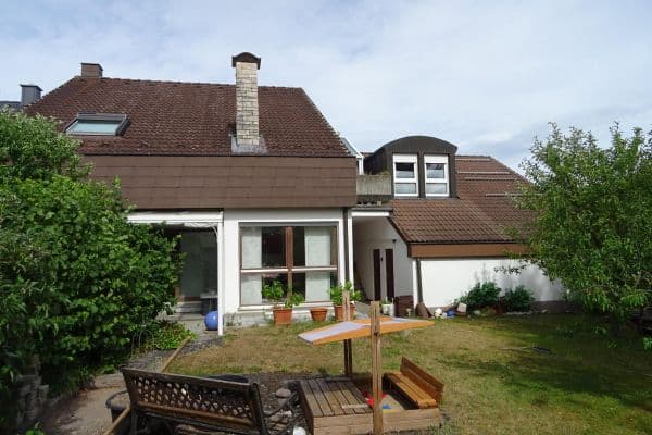 Prodej domu 170 m², pozemek 607 m², Ligusterstr 48, Wendelstein Prodej domu 170 m², pozemek 607 m², Ligusterstr 48, Wendelstein