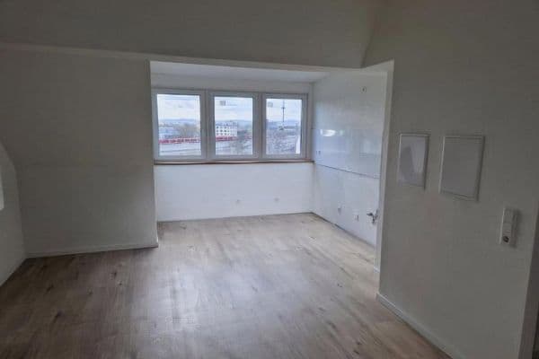 Prodej bytu 2+1 62 m², Ludwigshafen Prodej bytu 2+1 62 m², Ludwigshafen