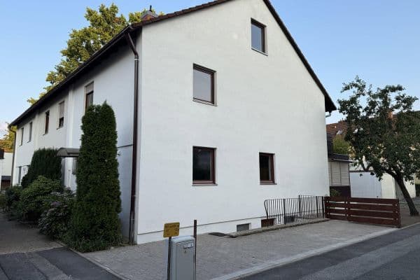 Prodej domu 141 m², pozemek 316 m², Schwabach Prodej domu 141 m², pozemek 316 m², Schwabach