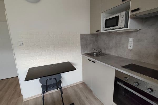 Pronájem bytu Garsoniéra 15 m², Jasmínová, Praha Pronájem bytu Garsoniéra 15 m², Jasmínová, Praha
