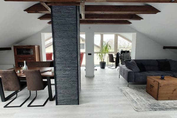 Prodej bytu 4+1 112 m², Ustersbach Prodej bytu 4+1 112 m², Ustersbach