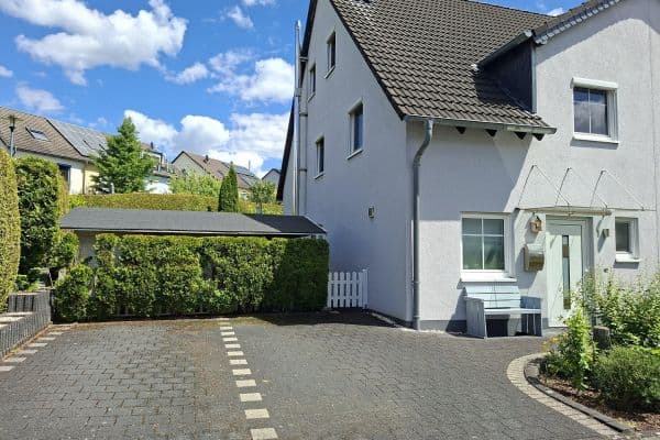 Prodej domu 120 m², pozemek 396 m², Hennef (Sieg) Prodej domu 120 m², pozemek 396 m², Hennef (Sieg)