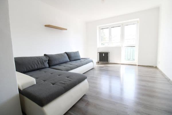 Pronájem bytu 2+kk 54 m², Jaroslava Foglara, Kladno Pronájem bytu 2+kk 54 m², Jaroslava Foglara, Kladno