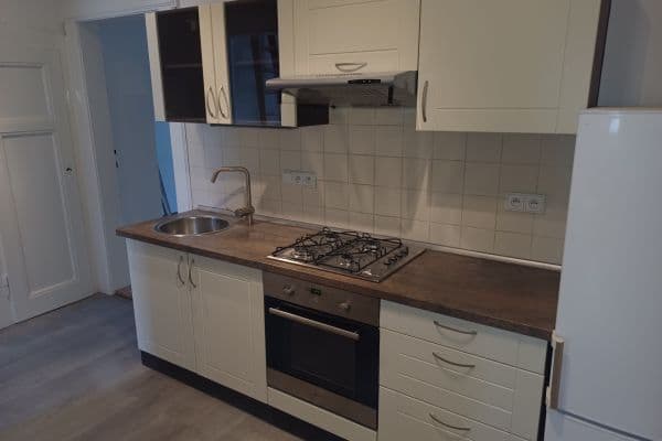 Pronájem bytu 2+kk 48 m², Madridská, Praha Pronájem bytu 2+kk 48 m², Madridská, Praha