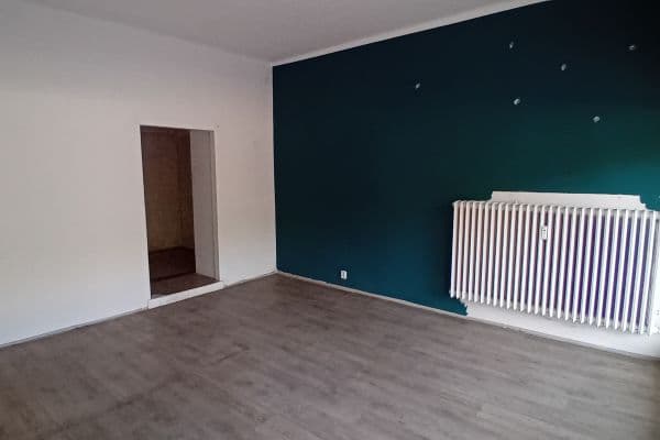 Pronájem nebytového prostoru 30 m², Písecká, Praha Pronájem nebytového prostoru 30 m², Písecká, Praha