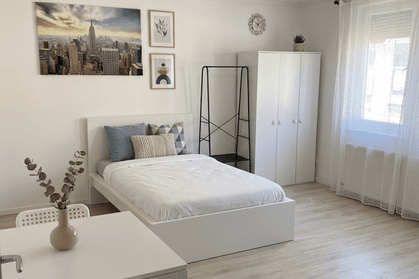 Pronájem bytu 3+1 60 m², Kirchtalstr. 24, Stuttgart, Bádensko-Württembersko Pronájem bytu 3+1 60 m², Kirchtalstr. 24, Stuttgart, Bádensko-Württembersko