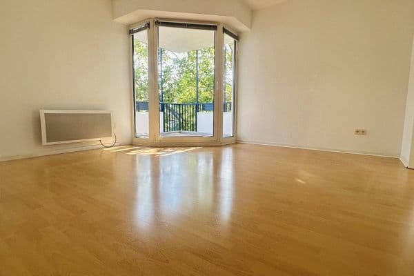 Pronájem bytu 2+1 50 m², Jugenheimer Str. 48a, Frankfurt Pronájem bytu 2+1 50 m², Jugenheimer Str. 48a, Frankfurt