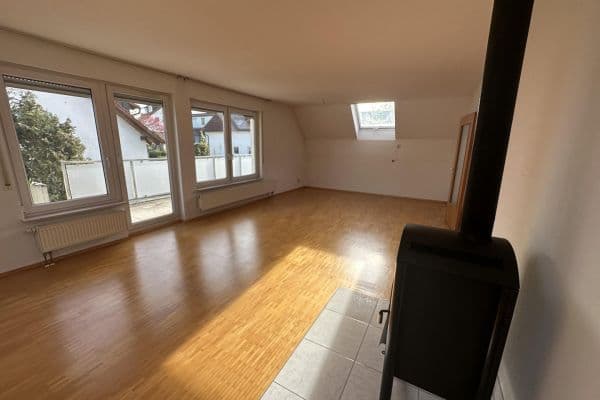 Pronájem bytu 3+1 104 m², Brackenheim Pronájem bytu 3+1 104 m², Brackenheim