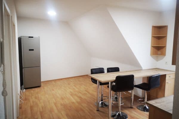 Pronájem bytu 1+1 45 m², Römerstr. 4, Möckmühl Pronájem bytu 1+1 45 m², Römerstr. 4, Möckmühl