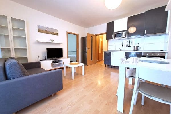Pronájem bytu 2+kk 40 m², V Zahradách, Praha Pronájem bytu 2+kk 40 m², V Zahradách, Praha