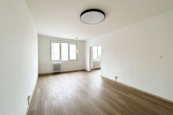 Pronájem bytu 3+1 84 m², Roháčova, Český Brod Pronájem bytu 3+1 84 m², Roháčova, Český Brod