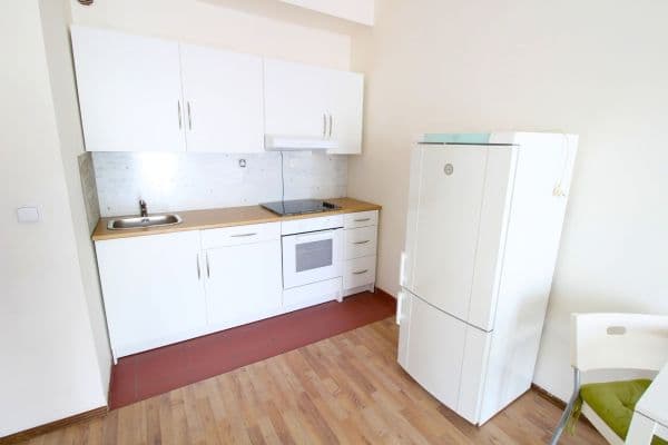 Pronájem bytu 2+kk 41 m², Komenského, Šestajovice Pronájem bytu 2+kk 41 m², Komenského, Šestajovice