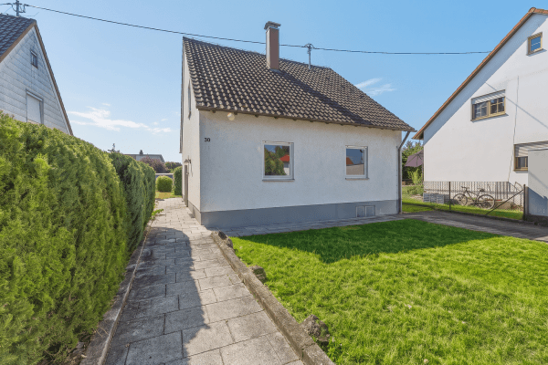 Prodej domu 145 m², pozemek 774 m², Dellmensinger Str. 30, Erbach, Bádensko-Württembersko Prodej domu 145 m², pozemek 774 m², Dellmensinger Str. 30, Erbach, Bádensko-Württembersko
