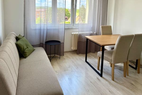 Pronájem bytu 2+kk 39 m², Dvořákova, Karlovy Vary Pronájem bytu 2+kk 39 m², Dvořákova, Karlovy Vary