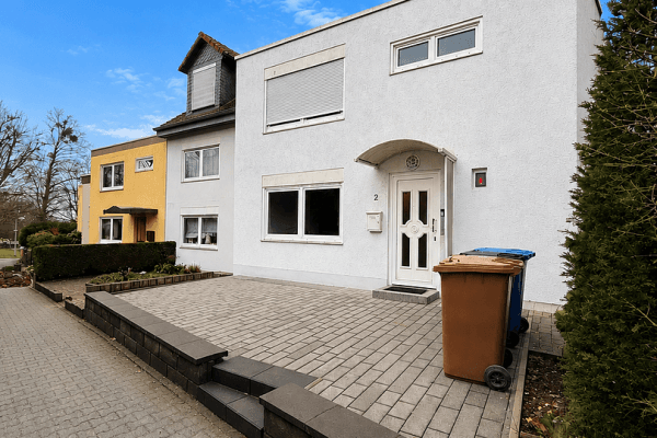 Prodej domu 170 m², pozemek 240 m², Schwalbach am Taunus Prodej domu 170 m², pozemek 240 m², Schwalbach am Taunus