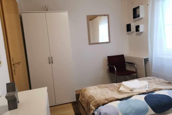 Pronájem bytu 1+1 16 m², Mönsheimerstr. 47, Heimsheim Pronájem bytu 1+1 16 m², Mönsheimerstr. 47, Heimsheim