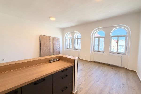 Pronájem bytu 2+kk 75 m², náměstí doktora Edvarda Beneše, Liberec Pronájem bytu 2+kk 75 m², náměstí doktora Edvarda Beneše, Liberec