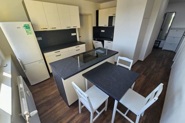 Pronájem bytu 2+1 60 m², Zárubova, Praha Pronájem bytu 2+1 60 m², Zárubova, Praha
