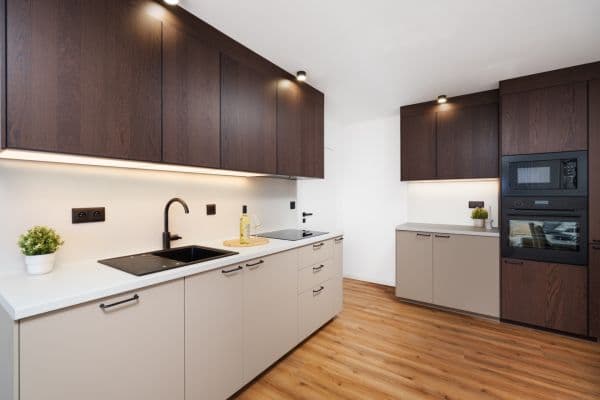 Prodej bytu 3+kk 51 m², Uhelná, Hradec Králové Prodej bytu 3+kk 51 m², Uhelná, Hradec Králové