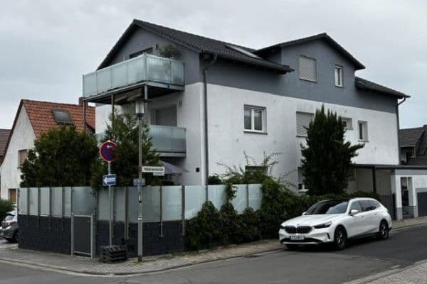 Pronájem bytu 3+1 100 m², Friedrich-Diffine-Str. 23, Kichheim Pronájem bytu 3+1 100 m², Friedrich-Diffine-Str. 23, Kichheim
