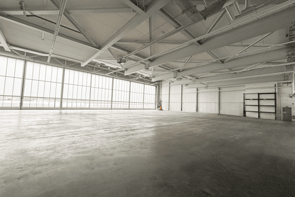 Pronájem nebytového prostoru 1.200 m², Neuhausen ob Eck, Bádensko-Württembersko Pronájem nebytového prostoru 1.200 m², Neuhausen ob Eck, Bádensko-Württembersko