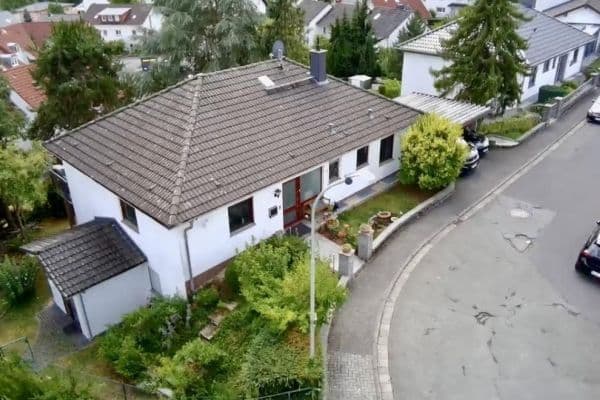 Prodej domu 219 m², pozemek 1.001 m², Weilstrasse 11, Wetzlar Prodej domu 219 m², pozemek 1.001 m², Weilstrasse 11, Wetzlar