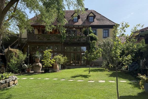 Pronájem bytu 3+1 120 m², Uehlfeld Pronájem bytu 3+1 120 m², Uehlfeld