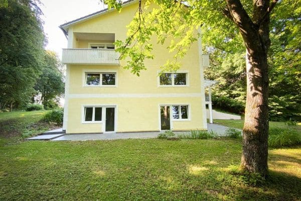 Prodej domu 530 m², pozemek 6.000 m², Winzer Prodej domu 530 m², pozemek 6.000 m², Winzer