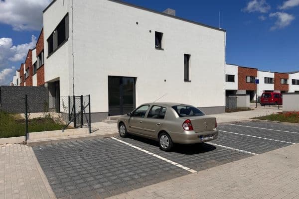 Pronájem nebytového prostoru 32 m², Hubačova, Praha Pronájem nebytového prostoru 32 m², Hubačova, Praha