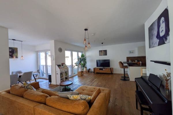 Prodej bytu 4+1 110 m², Friedrichsdorf Prodej bytu 4+1 110 m², Friedrichsdorf