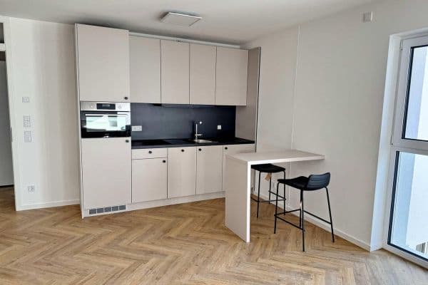 Pronájem bytu 1+1 45 m², Glienicker Weg 136, Berlin, Berlín Pronájem bytu 1+1 45 m², Glienicker Weg 136, Berlin, Berlín
