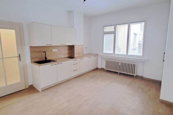 Pronájem bytu 1+kk 28 m², Vinohradská, Praha Pronájem bytu 1+kk 28 m², Vinohradská, Praha