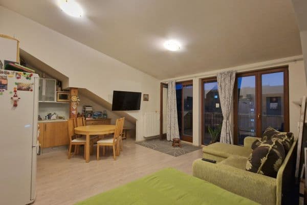 Pronájem bytu 1+kk 45 m², Kloboučnická, Praha Pronájem bytu 1+kk 45 m², Kloboučnická, Praha