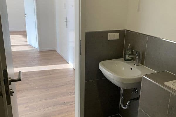Pronájem bytu 2+1 57 m², Heddingheimer Str. 9, Hattersheim am Main Pronájem bytu 2+1 57 m², Heddingheimer Str. 9, Hattersheim am Main