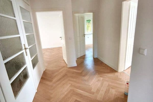 Prodej bytu 4+1 93 m², Stuttgart Prodej bytu 4+1 93 m², Stuttgart