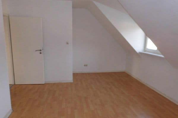 Pronájem bytu 2+1 45 m², Stuttgart Pronájem bytu 2+1 45 m², Stuttgart